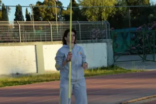 Πάτρα: «Πονάω πολύ σωματικά και ψυχικά. Έχω ρωγμώδες κάταγμα στο αριστερό γόνατο», το μήνυμα της πρωταθλήτριας μετά την τρομακτική επίθεση