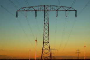 Ρεύμα: Η Ελλάδα στη 10η φθηνότερη θέση της ΕΕ σε απόλυτες τιμές για τα νοικοκυριά