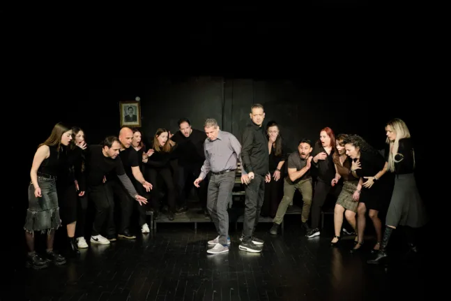 Πάτρα: Οι «Γιοι και Κόρες» ανεβαίνουν στο act με ιστορίες ζωής και μνήμης