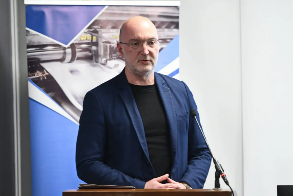 Νίκος Μοίραλης: «Πρώτο το ΠΑΣΟΚ και μάχη ΝΔ-Τσίπρα για 2η θέση» - «Τα βρήκαν» για το Επιμελητήριο με τον Γιώργο Παππά