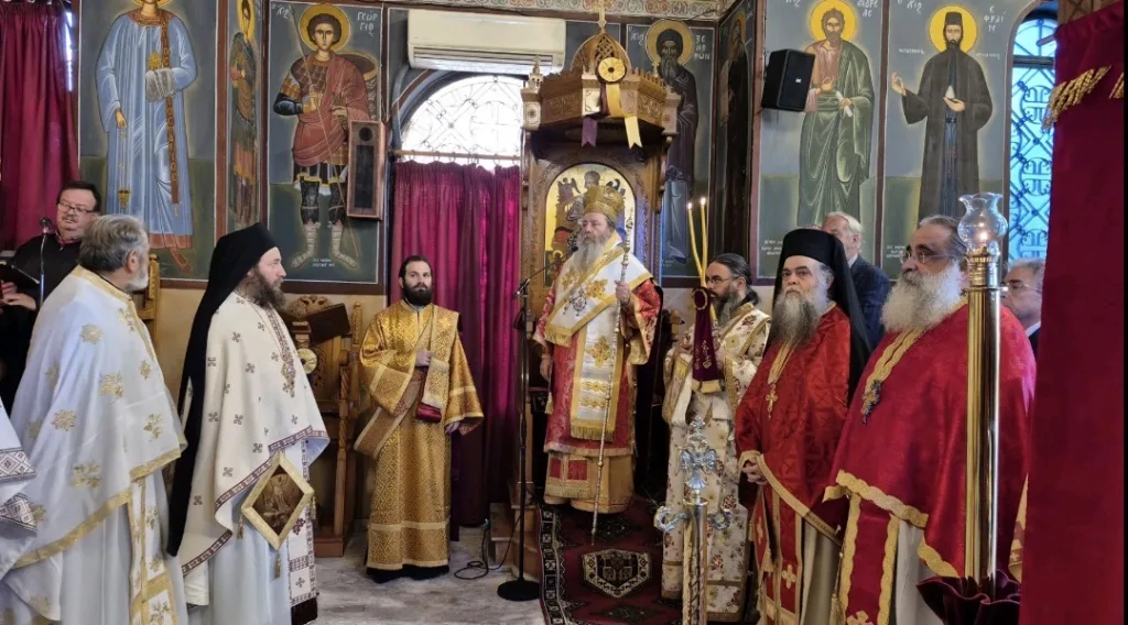 Με λαμπρότητα η γιορτή της Αγίας Ειρήνης στην Πάτρα και μεγάλη λιτανεία στον Ριγανόκαμπο ΦΩΤΟ