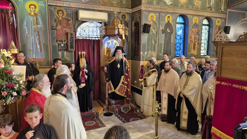 Με λαμπρότητα η γιορτή της Αγίας Ειρήνης στην Πάτρα και μεγάλη λιτανεία στον Ριγανόκαμπο ΦΩΤΟ