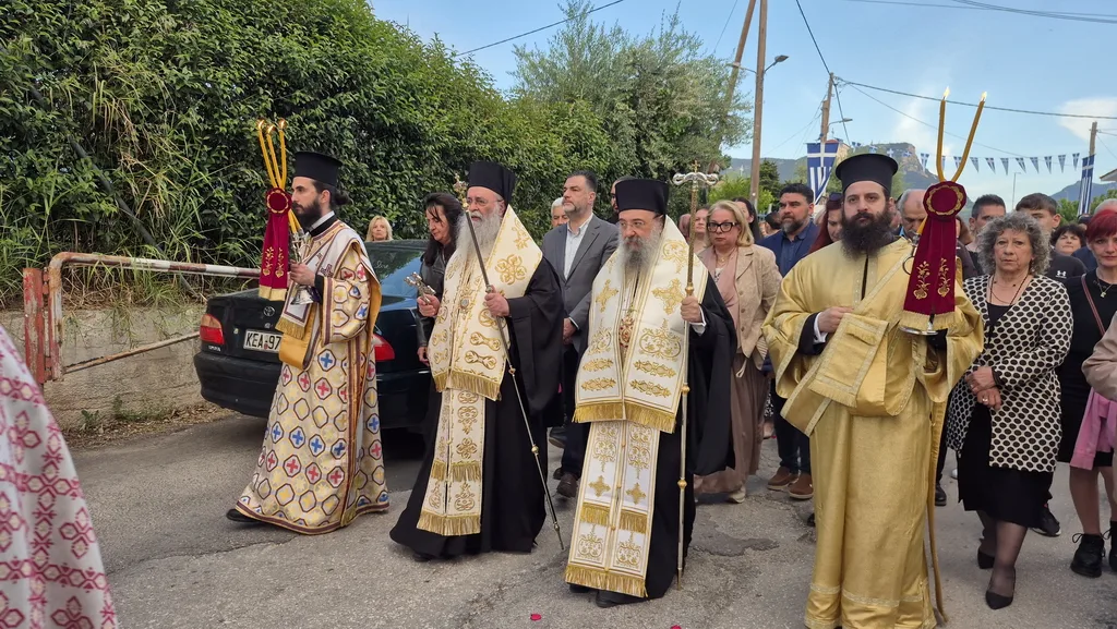 Με λαμπρότητα η γιορτή της Αγίας Ειρήνης στην Πάτρα και μεγάλη λιτανεία στον Ριγανόκαμπο ΦΩΤΟ
