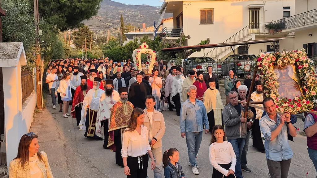 Με λαμπρότητα η γιορτή της Αγίας Ειρήνης στην Πάτρα και μεγάλη λιτανεία στον Ριγανόκαμπο ΦΩΤΟ