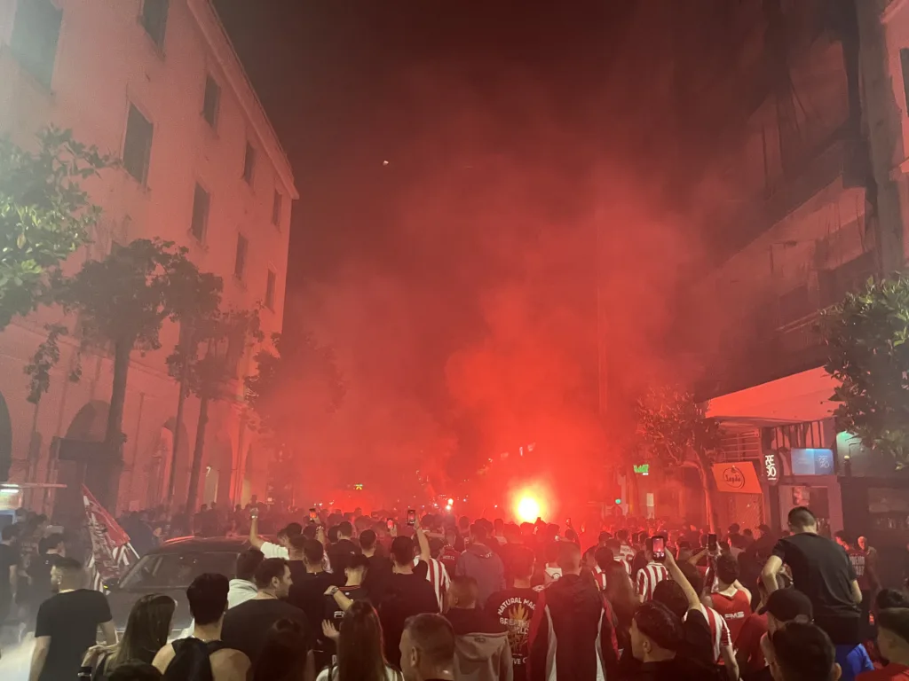 «Κόκκινη» νύχτα στην Πάτρα για την κατάκτηση της Ευρωλίγκας από τον Ολυμπιακό