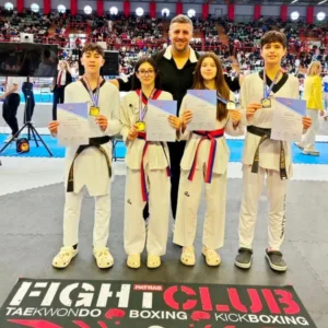 Επτά μετάλλια για το Fight Club Patras