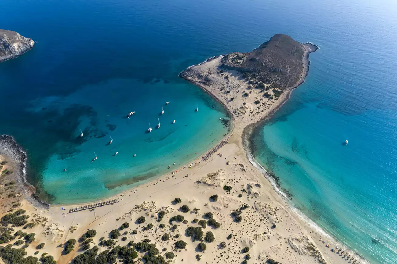 Πρώτο καλοκαιρινό ταξίδι: 6 μέρη στην Ελλάδα για θάλασσα, βόλτες και χαλάρωση Πρώτο καλοκαιρινό ταξίδι: 6 μέρη στην Ελλάδα για θάλασσα, βόλτες και χαλάρωση