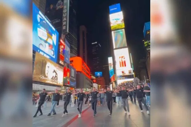 Πεντοζάλι στην Times Square: Ελληνικός σύλλογος έφερε την Κρήτη στην καρδιά της Νέας Υόρκης
