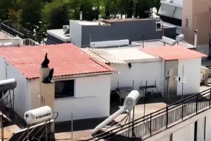 Περιστέρι: «Τα παιδιά ούτε κακοποιούνται ούτε τίποτα» λέει η γιαγιά – Ζούσαν σε δώμα μέσα σε ακαθαρσίες