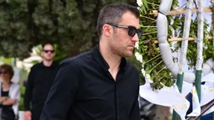 Ο αθλητικός κόσμος στο πλευρό του Δέλλα στην κηδεία της Μαστροκώστα, ήταν εκεί συμπαίκτες του το 2004 και αντίπαλοι στα γήπεδα, ΦΩΤΟ