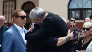 Ο αθλητικός κόσμος στο πλευρό του Δέλλα στην κηδεία της Μαστροκώστα, ήταν εκεί συμπαίκτες του το 2004 και αντίπαλοι στα γήπεδα, ΦΩΤΟ