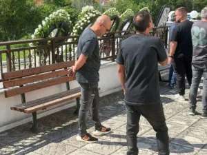 «Σκεφτόταν πάντα τους άλλους ακόμα και στην κατάσταση που ήταν», ράγισαν και οι πέτρες στην κηδεία του Άντζα, ΦΩΤΟ