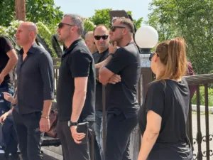 «Σκεφτόταν πάντα τους άλλους ακόμα και στην κατάσταση που ήταν», ράγισαν και οι πέτρες στην κηδεία του Άντζα, ΦΩΤΟ