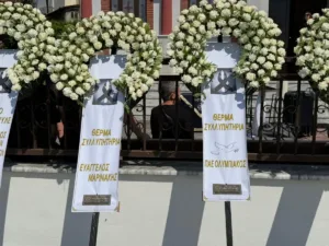 «Σκεφτόταν πάντα τους άλλους ακόμα και στην κατάσταση που ήταν», ράγισαν και οι πέτρες στην κηδεία του Άντζα, ΦΩΤΟ