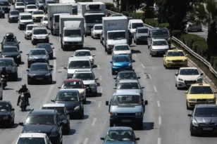 Η μεγάλη έξοδος των Αθηναίων, στα 12 χιλιόμετρα η ουρά στον Κηφισό