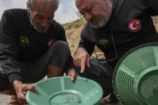 Τουρκία: Πολίτες ψάχνουν χρυσό σε ποτάμια και οργανώνονται μέσω social media