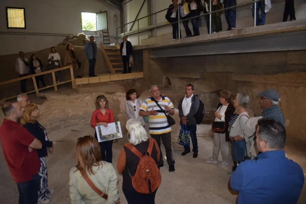 Πάτρα: Τα «κρυμμένα» ρωμαϊκά μνημεία της Άνω Πόλης αποκαλύφθηκαν σε δύο περιηγήσεις ΦΩΤΟ
