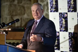 Καραμανλής: Το ηχηρό μήνυμα για τη διαχείριση των κοινοτικών πόρων