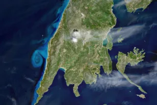 Copernicus: Εντυπωσιακές γαλάζιες «δίνες» στο Ιόνιο, τι είδε το μάτι ευρωπαϊκού δορυφόρου στη Λευκάδα