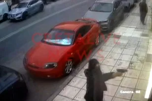 Ηράκλειο: Έφαγαν πόρτα από το μπαρ και τραυμάτισαν με μαχαίρι τον πορτιέρη