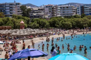 Το καλοκαίρι είναι εδώ και οι παραλίες είναι γεμάτες!