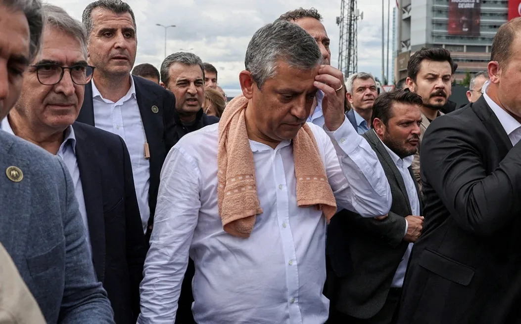 &Tau;&omicron;&upsilon;&rho;&kappa;ί&alpha;: &Pi;&omicron;&rho;&epsilon;ί&alpha; &kappa;ά&tau;&omega; &alpha;&pi;ό &beta;&rho;&omicron;&chi;ή &gamma;&iota;&alpha; &tau;&omicron;&nu; &Omicron;&zeta;&epsilon;&lambda; &mu;&epsilon;&tau;ά &tau;&omicron; "&nu;&tau;&omicron;&upsilon;" &tau;&eta;&sigmaf; &Alpha;&sigma;&tau;&upsilon;&nu;&omicron;&mu;ί&alpha;&sigmaf;