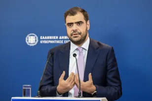Επίθεση Μαρινάκη στο ΠΑΣΟΚ για τους απόρρητους διαλόγους: «Έκαναν τη διαδικασία σουρωτήρι»