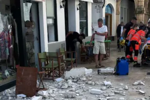 Μινόρκα: Πρωινό σε πλατεία κατέληξε σε ατύχημα για δύο Ελληνίδες και μία Βρετανίδα