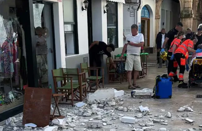 Μινόρκα: Πρωινό σε πλατεία κατέληξε σε ατύχημα για δύο Ελληνίδες και μία Βρετανίδα