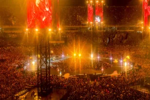 Οι Metallica «συνάντησαν» τον Ζορμπά και τις Τρύπες σε μια ιστορική νύχτα στο ΟΑΚΑ ΦΩΤΟ-ΒΙΝΤΕΟ