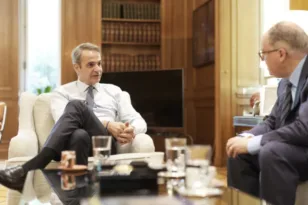 Μητσοτάκης: «Εκβιασμός» τα τέλη διέλευσης στο Στενό του Ορμούζ