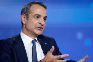 ΖΩΝΤΑΝΑ Η ομιλία Μητσοτάκη στο προσυνέδριο της ΝΔ στη Θεσσαλονίκη