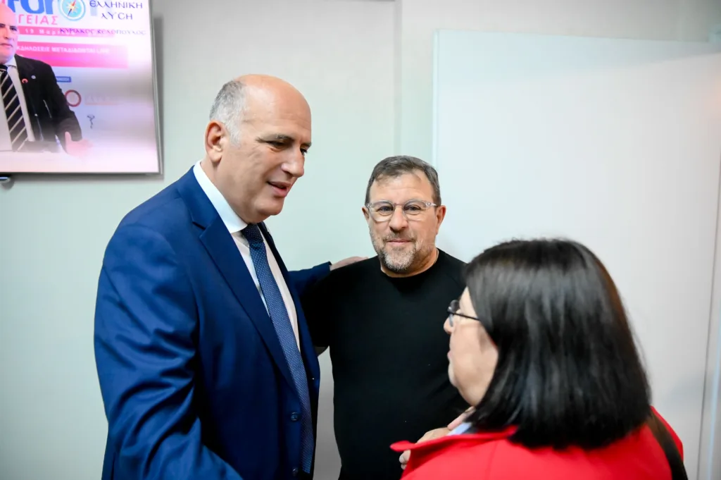 Πάτρα: Μαζική συμμετοχή στα εγκαίνια του πολιτικού γραφείου του Γιώργου Μώρου