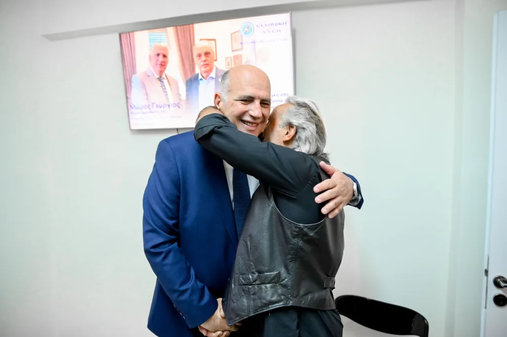 Πάτρα: Μαζική συμμετοχή στα εγκαίνια του πολιτικού γραφείου του Γιώργου Μώρου