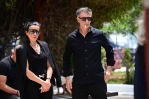 Ο αθλητικός κόσμος στο πλευρό του Δέλλα στην κηδεία της Μαστροκώστα, ήταν εκεί συμπαίκτες του το 2004 και αντίπαλοι στα γήπεδα, ΦΩΤΟ