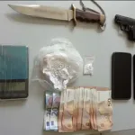 Λάρισα: Δύο συλλήψεις για κοκαΐνη και όπλα – Αναζητείται 23χρονος