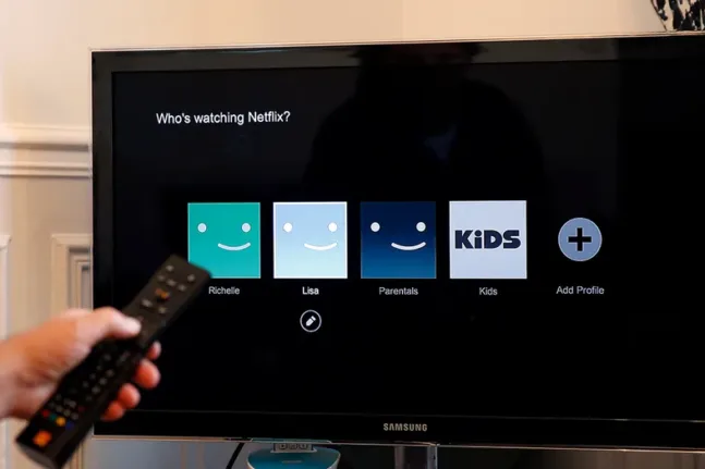 Τι βλέπουν οι Έλληνες στο Netflix όταν κανείς δεν τους κοιτάζει
