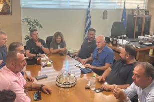 ΠΑΣΟΚ Αχαΐας: Στόματα ερμητικά κλειστά για την έδρα Παπανδρέου μετά την παρέμβαση Μπέσκου