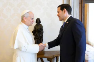 Στο Βατικανό ο Μάρκο Ρούμπιο – Τι συζήτησε με τον πάπα Λέοντα