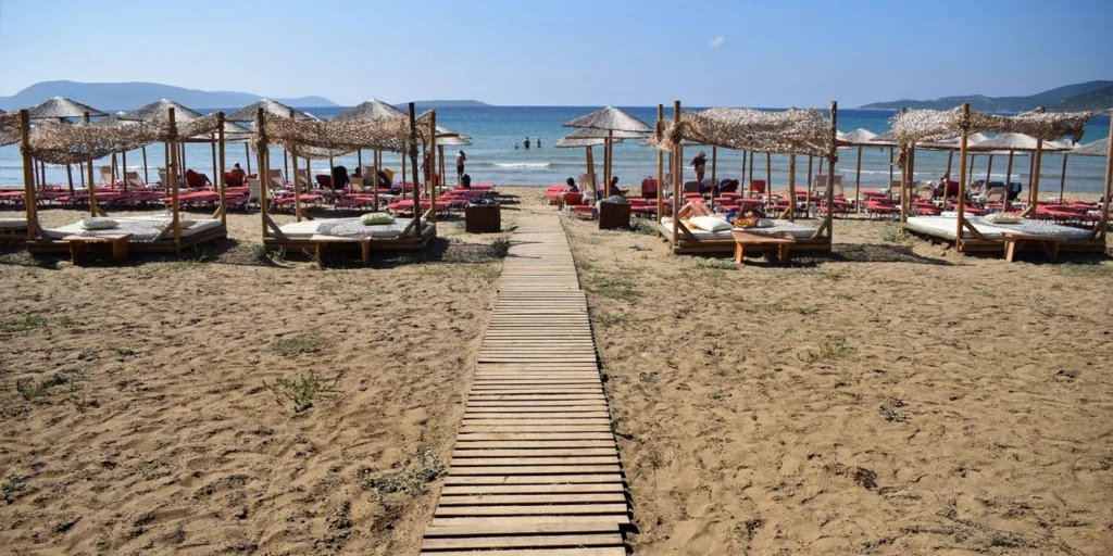 Απόδραση στην Πελοπόννησο: 4 μαγευτικοί καλοκαιρινοί προορισμοί μια ανάσα από την πόρτα σου ΦΩΤΟ Απόδραση στην Πελοπόννησο: 4 μαγευτικοί καλοκαιρινοί προορισμοί μια ανάσα από την πόρτα σου ΦΩΤΟ