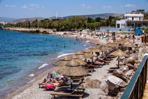 Το καλοκαίρι είναι εδώ και οι παραλίες είναι γεμάτες!