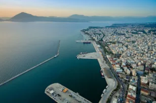 Νέα παρέμβαση του Δήμου για το παραλιακό μέτωπο της Πάτρας: «Αυτός ο τόπος ανήκει στα παιδιά μας»