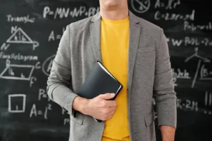 Οι 12 περίεργες συνήθειες των πραγματικά πολύ έξυπνων ανθρώπων