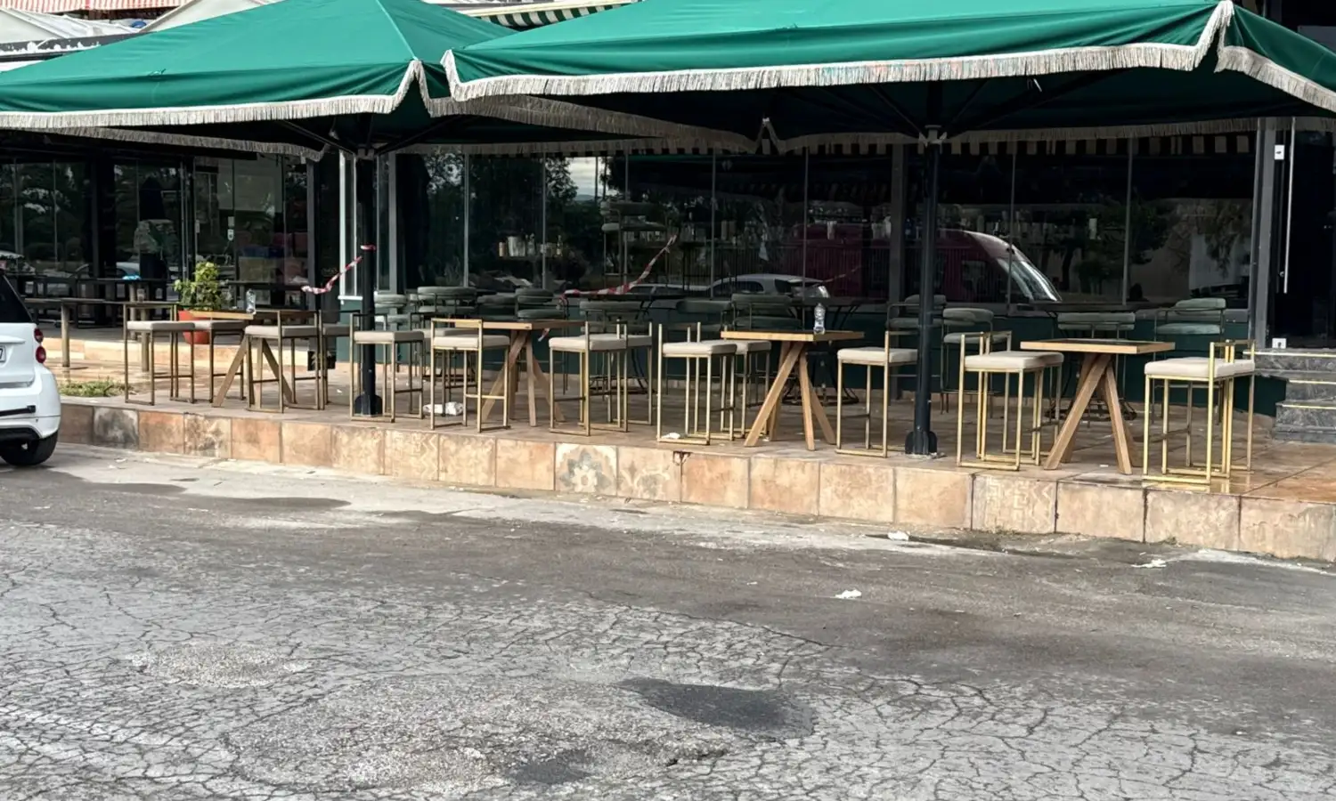 Μικρολίμανο: Σε σοβαρή κατάσταση ο 42χρονος μετά τους πυροβολισμούς έξω από νυχτερινό μαγαζί Μικρολίμανο: Σε σοβαρή κατάσταση ο 42χρονος μετά τους πυροβολισμούς έξω από νυχτερινό μαγαζί
