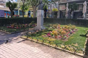 Πάτρα: Άνοιξη στις πλατείες Μαρκάτου και Πίνδου με νέες φυτεύσεις από τον Δήμο ΦΩΤΟ