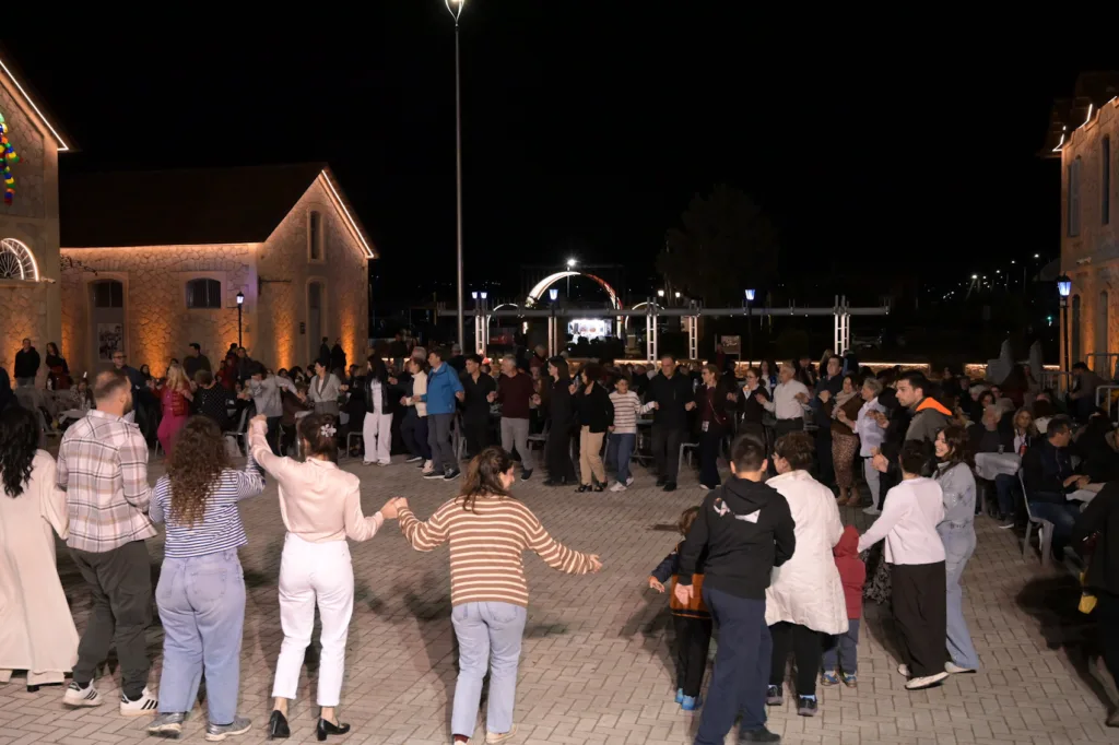 Πάτρα: Με παραδοσιακό γλέντι στα Παλαιά Σφαγεία έπεσε η αυλαία της Πρωτομαγιάς