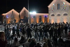 Βραδινή βόλτα στην Πάτρα με δέκα ευρώ στην τσέπη-Οχτω προτάσεις