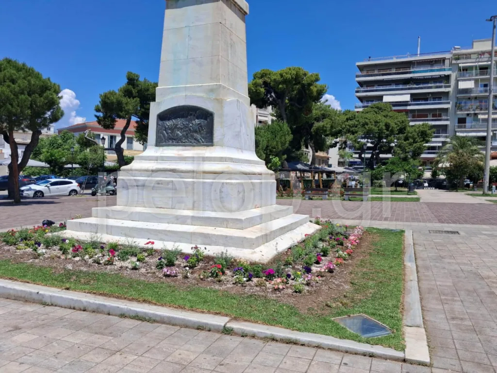 Πάτρα: Δεν μας αρέσει το ωραίο - Διέλυσαν τα λουλούδια στην πλατεία Υψηλών Αλωνίων ΦΩΤΟ