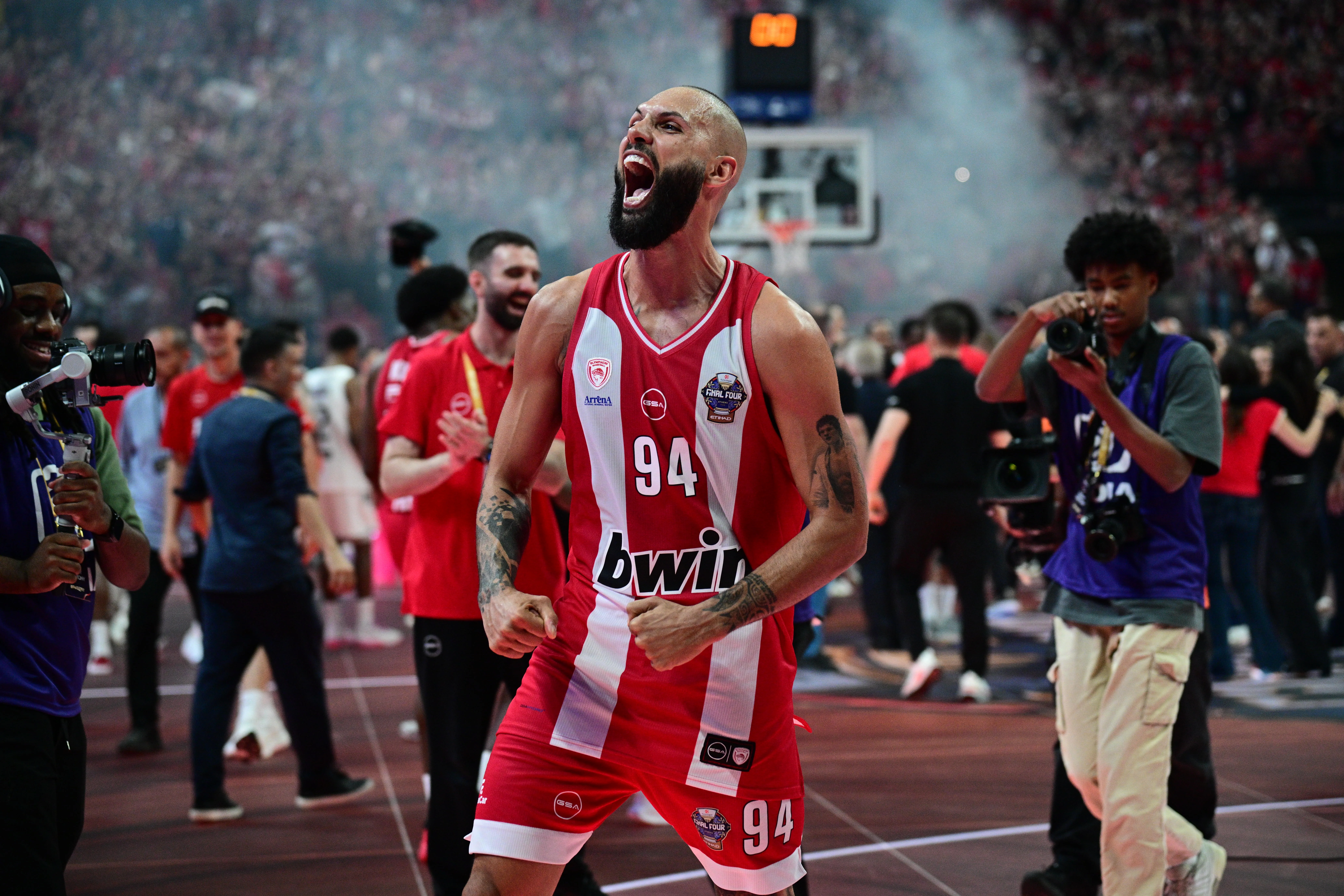 Μπασκετική δικαιοσύνη για Ολυμπιακό και Μπαρτζώκα