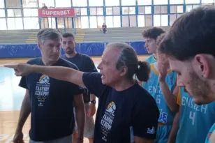 «Να μην τους κάνουμε να αισθάνονται άνετα», ο Κώστας Ρουμελιώτης έδωσε άμεσα το στίγμα για τη συνέχεια
